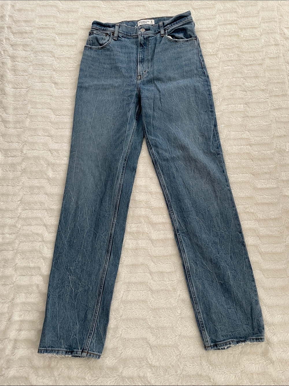 Abercrombie & Fitch Straight-Leg Jeans in Medium Blue Wash